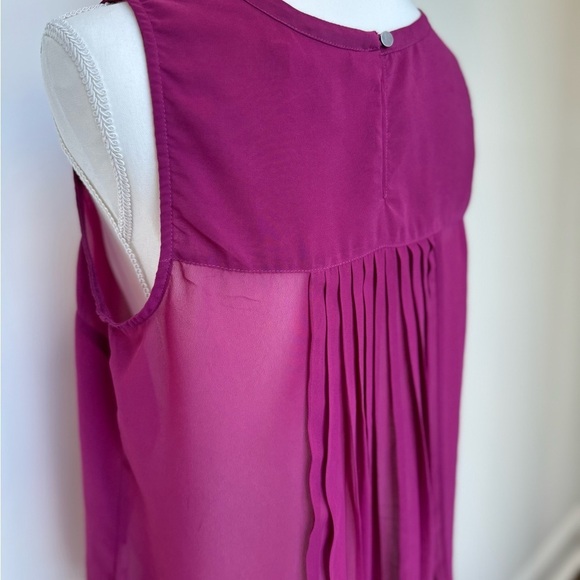 Banana Republic Hi-Lo sleeveless Women’s top Size Medium - Picture 4 of 5